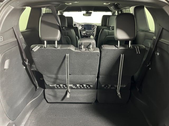 New 2025 Chrysler Pacifica Select image 12