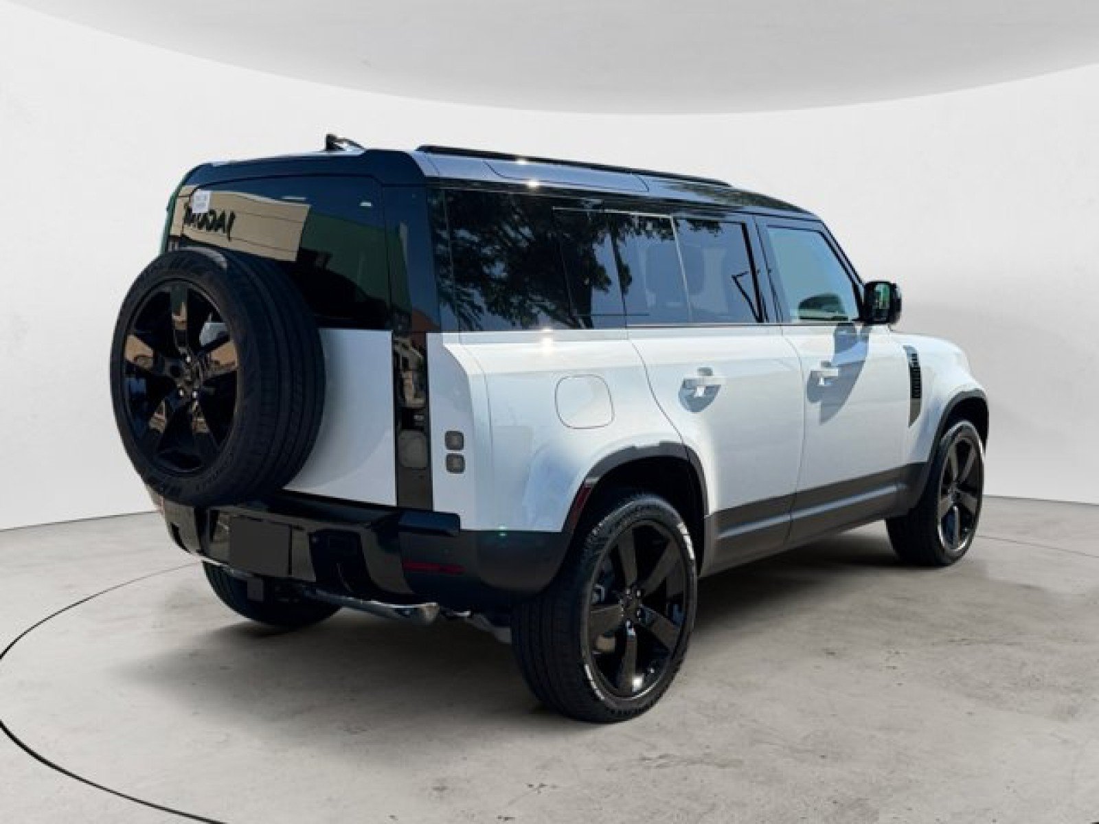New 2026 Land Rover Defender 110 S AWD/4WD image 4
