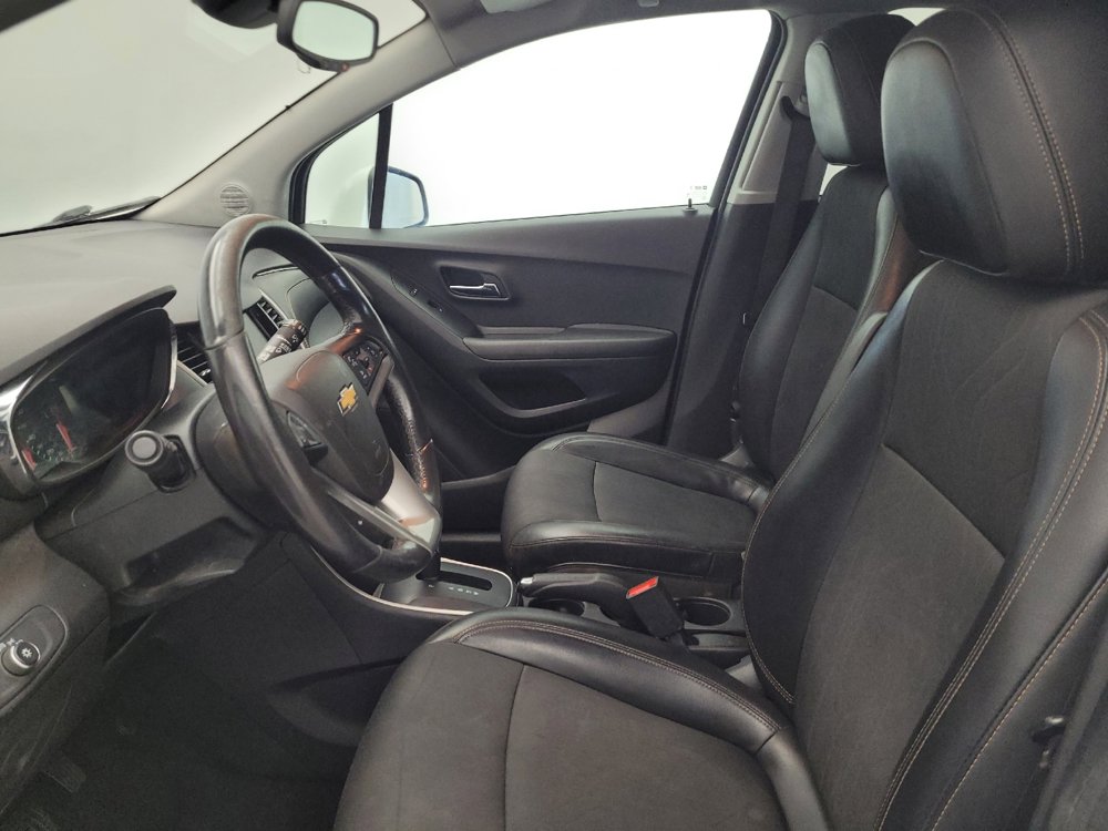 Used 2020 Chevrolet Trax LT w/ LT Convenience Package FWD image 17