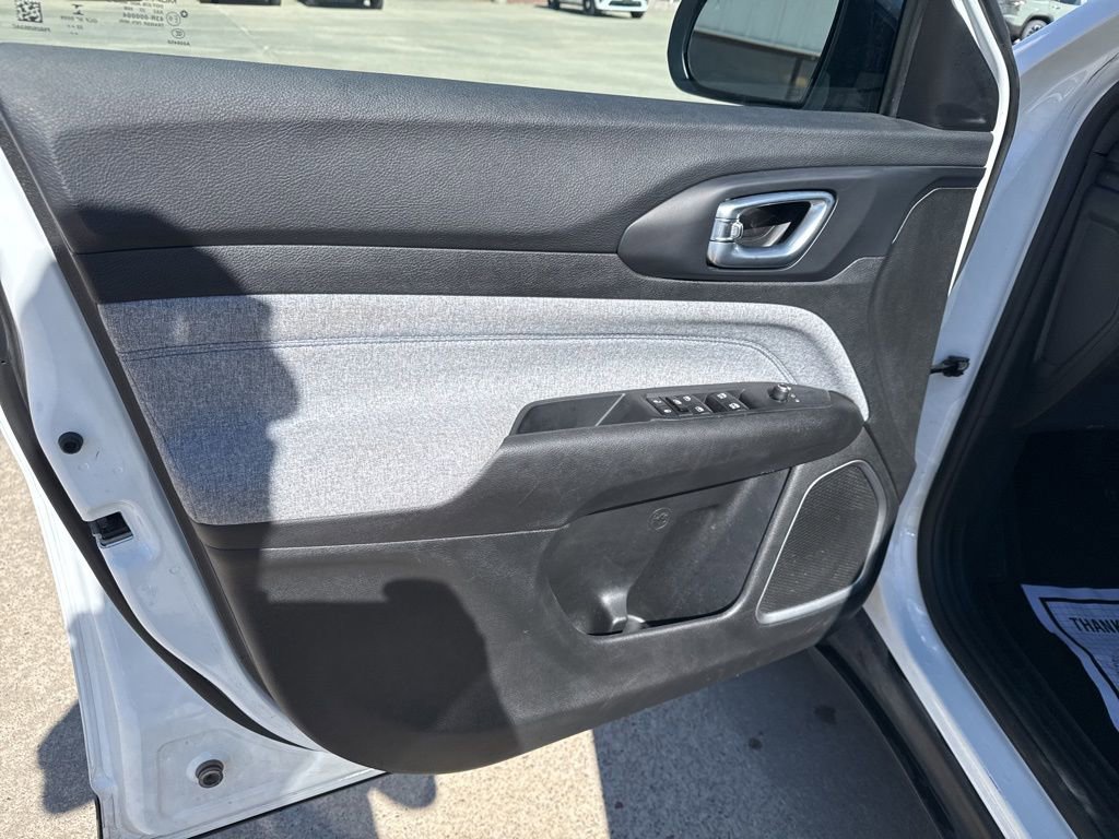 Used 2023 Jeep Compass Sport image 9