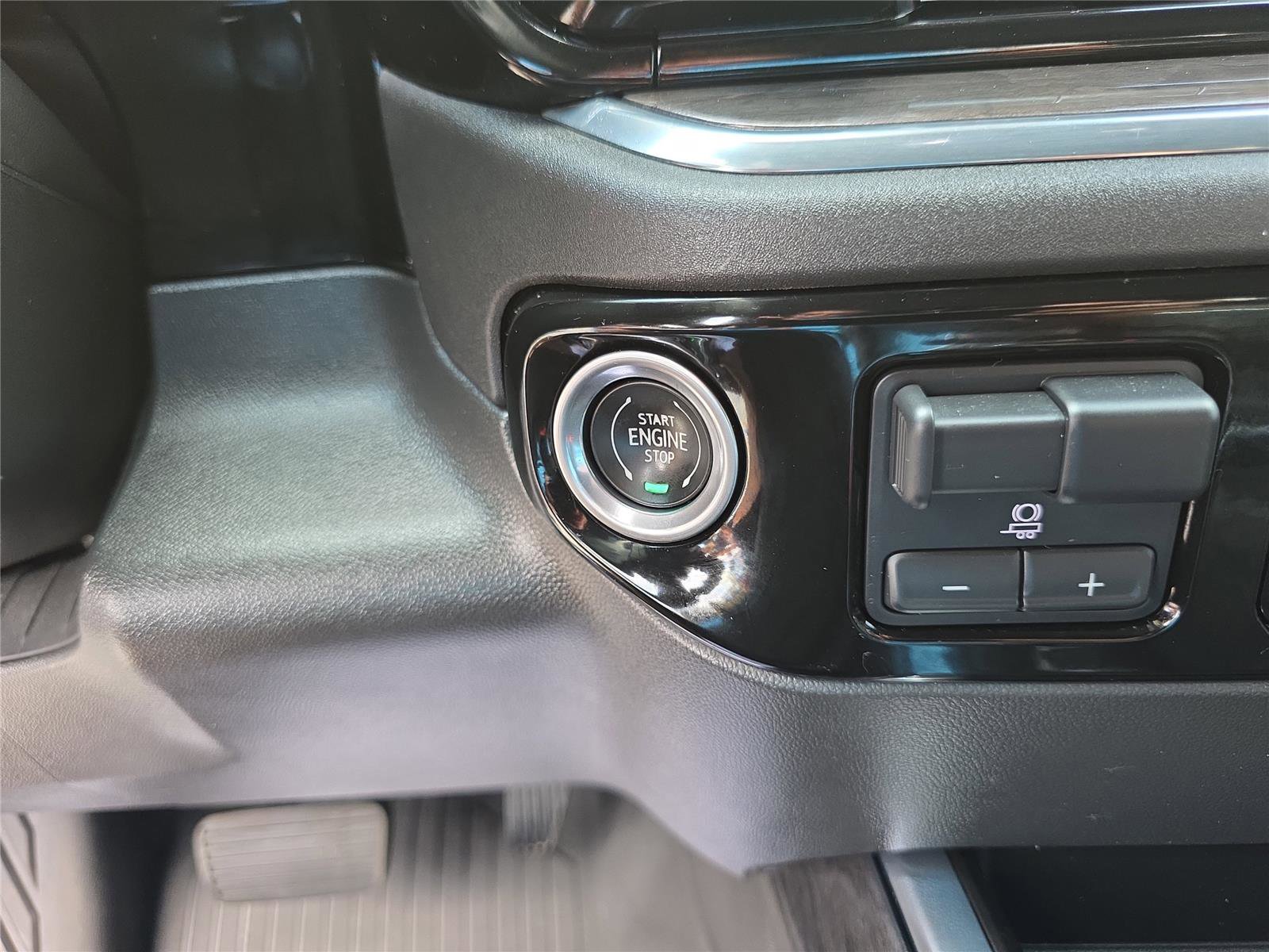 Used 2023 Chevrolet Silverado 1500 LTZ image 25