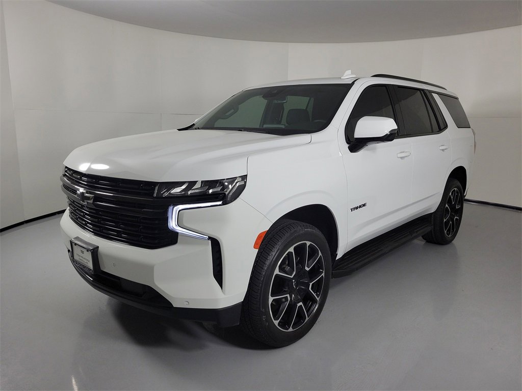 Used 2024 Chevrolet Tahoe RST w/ Luxury Package image 2