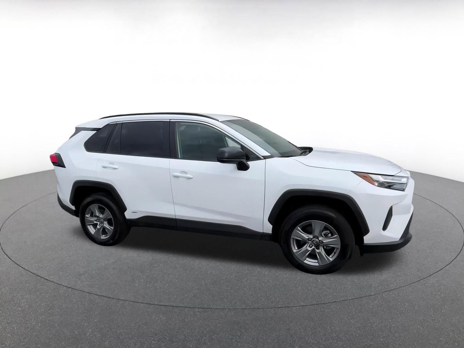 Used 2025 Toyota RAV4 LE video 2
