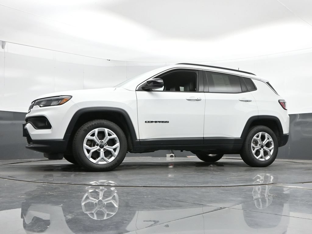 Used 2025 Jeep Compass Latitude AWD/4WD image 40