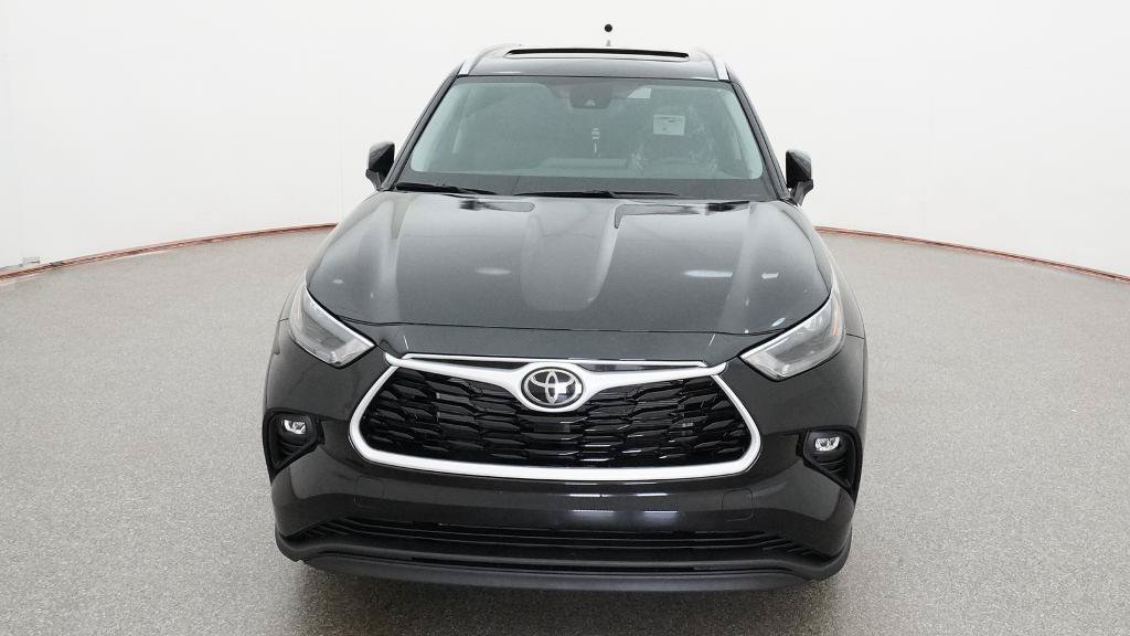 New 2026 Toyota Highlander XLE AWD/4WD image 2