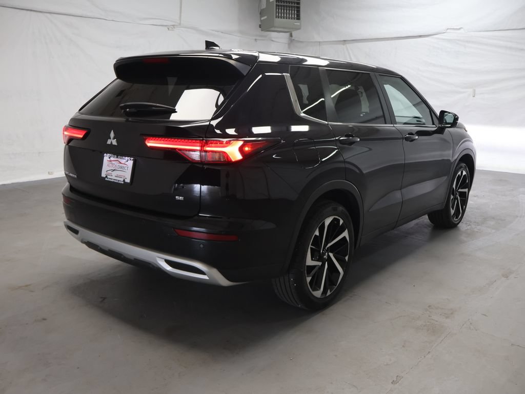 Used 2024 Mitsubishi Outlander SE FWD image 7