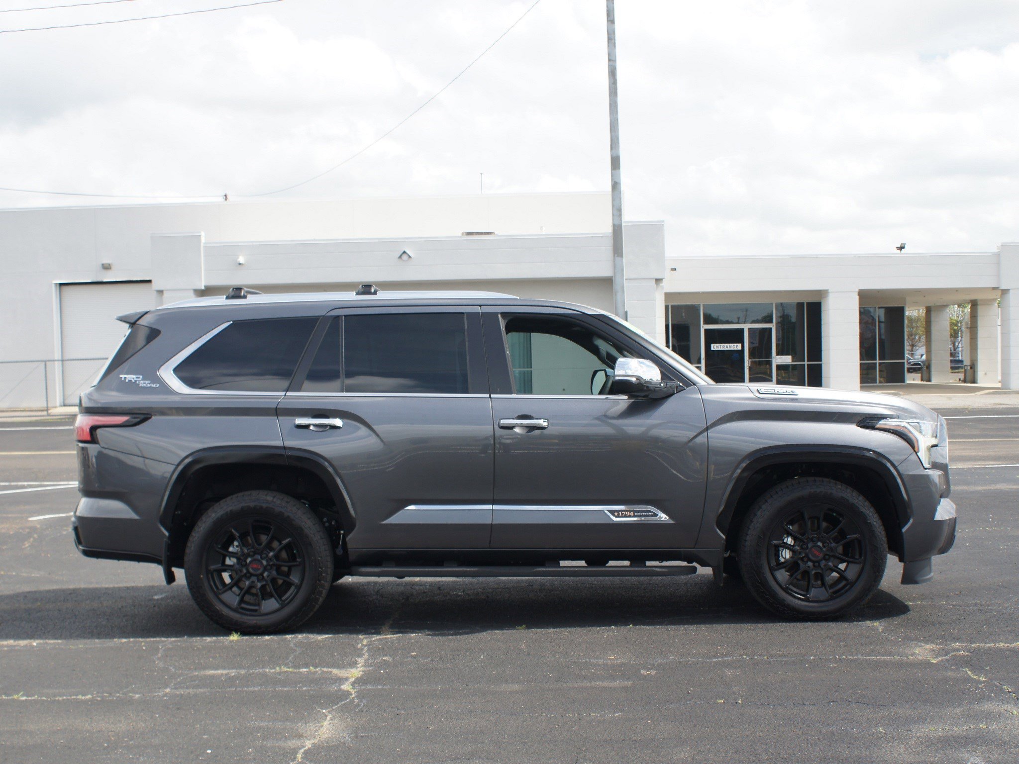 Used 2025 Toyota Sequoia 1794 Edition w/ TRD Off-Road Package AWD/4WD image 23