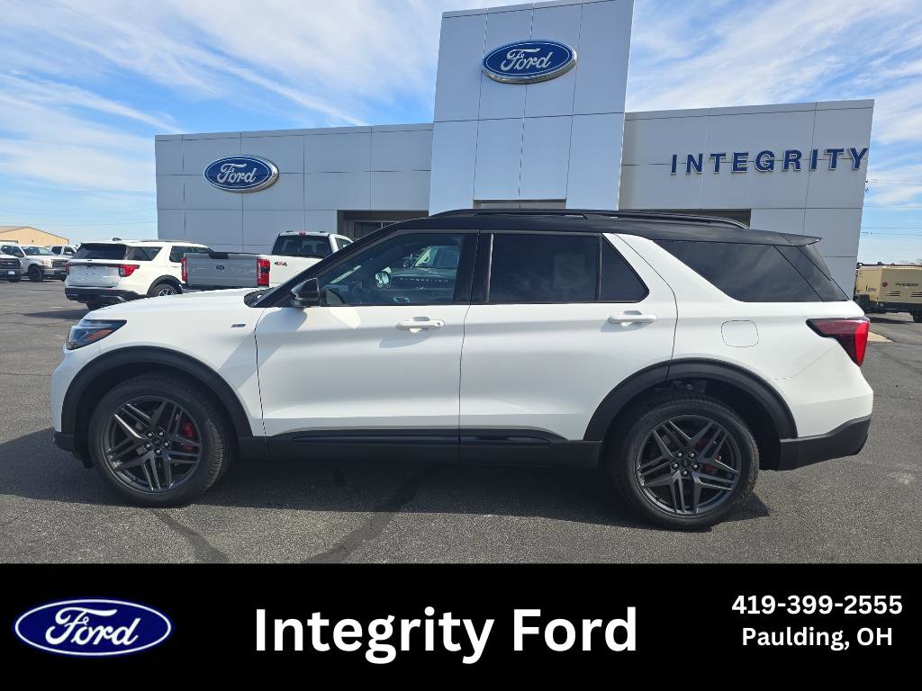 New 2025 Ford Explorer ST-Line image 1