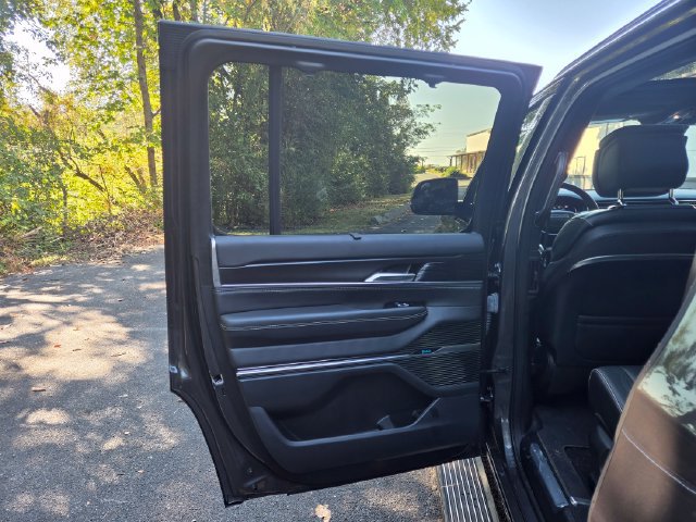 Used 2024 Jeep Grand Wagoneer Series II Obsidian w/ Quick Order Packagew 28T AWD/4WD image 23