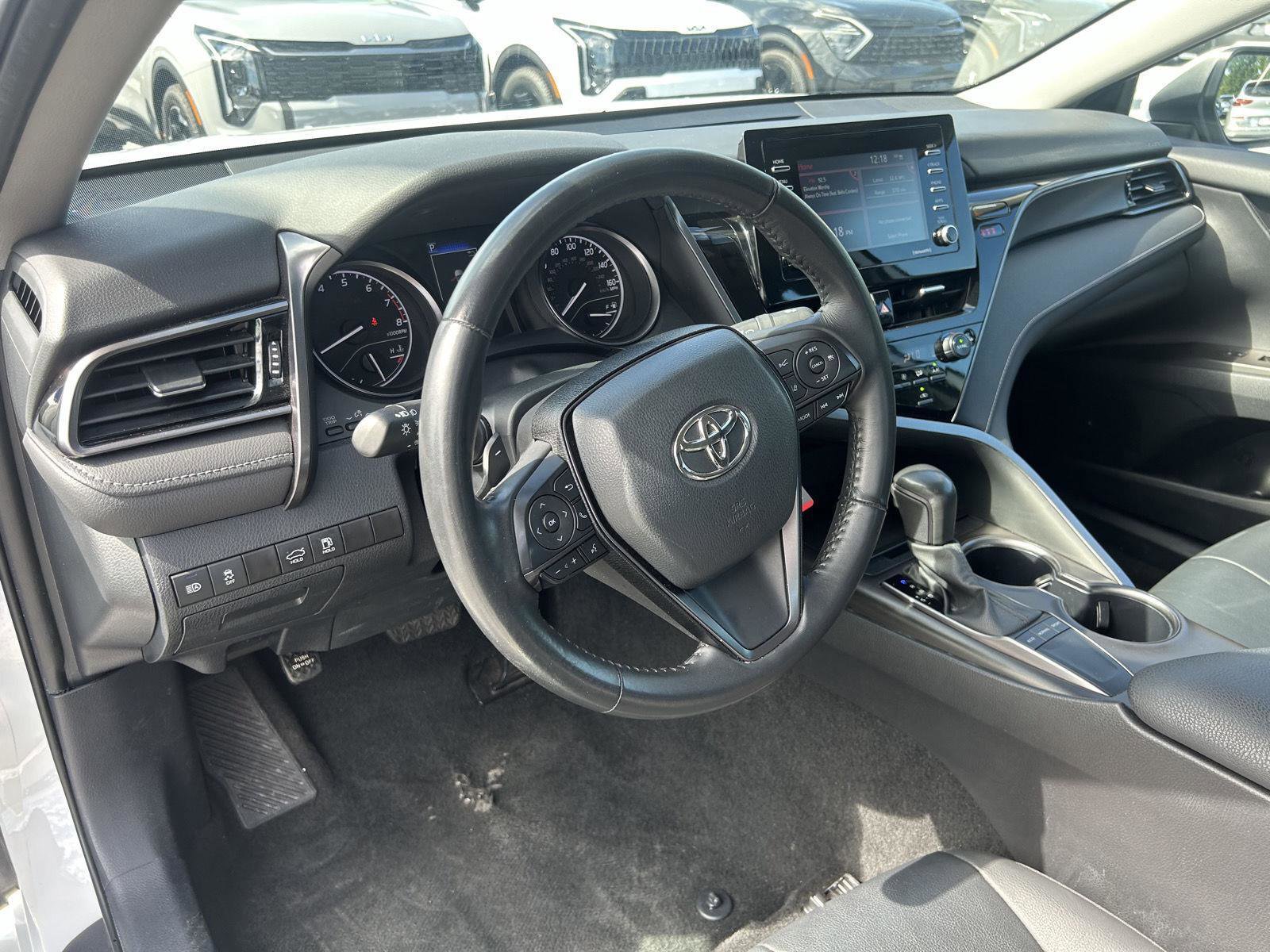 Used 2024 Toyota Camry SE FWD image 9
