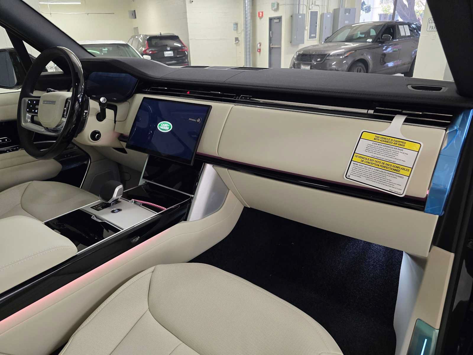 New 2026 Land Rover Range Rover Long Wheelbase SE AWD/4WD image 10
