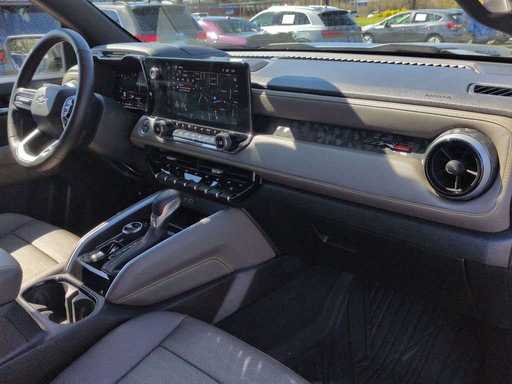 Used 2025 Chevrolet Colorado ZR2 w/ ZR2 Bison Edition image 31