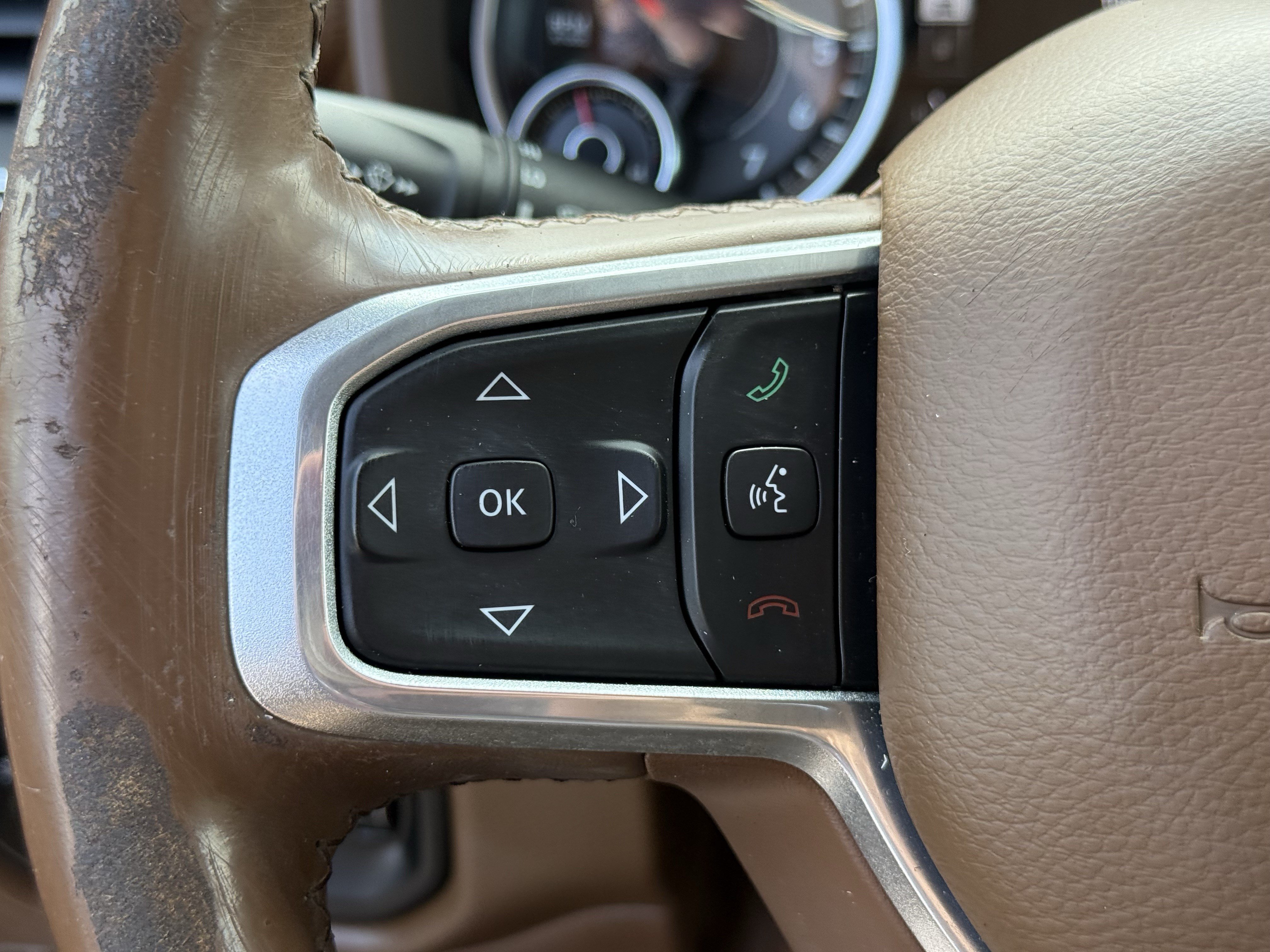 Used 2019 RAM 1500 Laramie RWD image 16