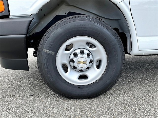 New 2025 Chevrolet Express 2500 Extended w/ Enhanced Convenience Package image 7