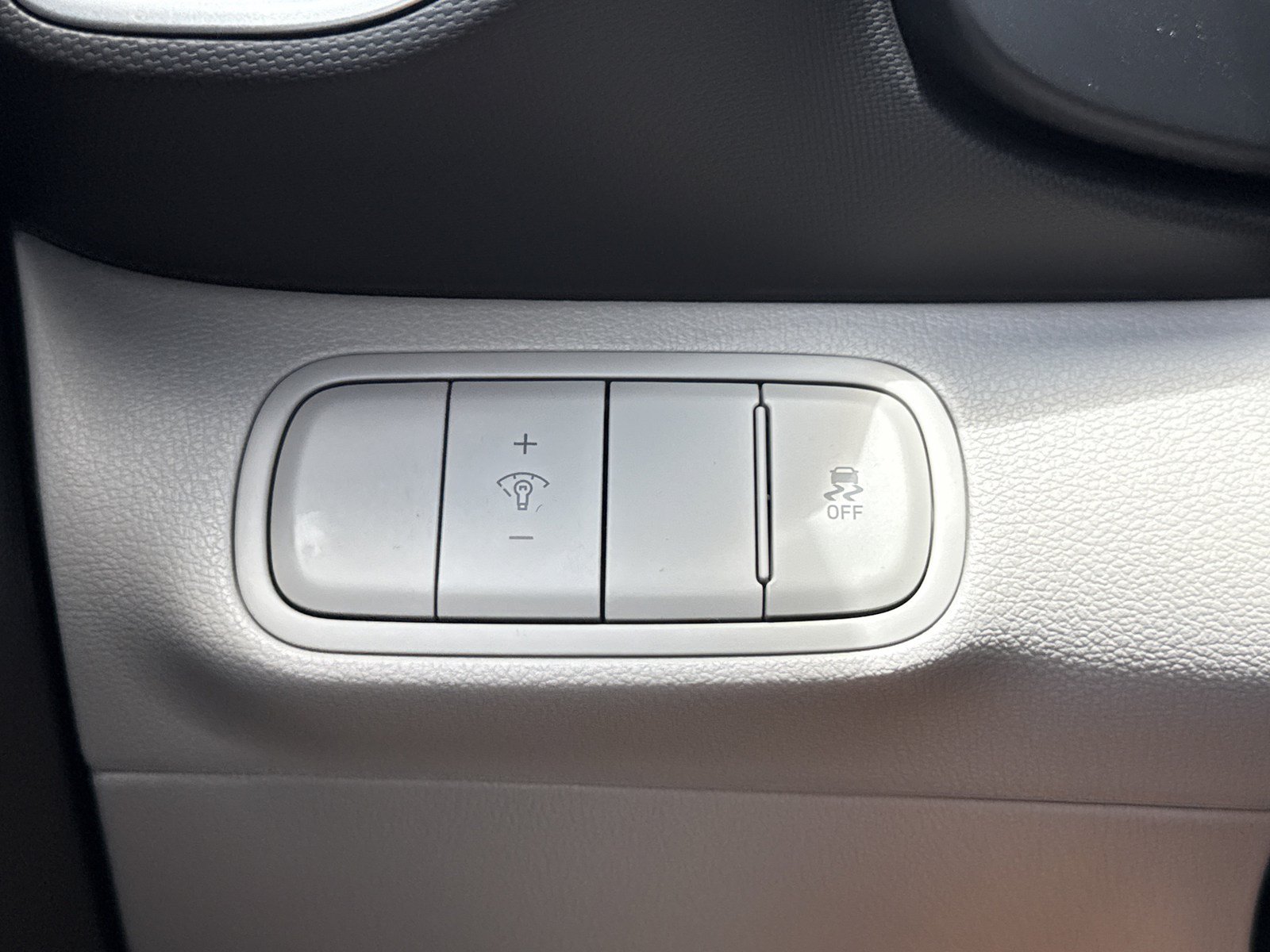 New 2026 Hyundai Venue SEL FWD image 18