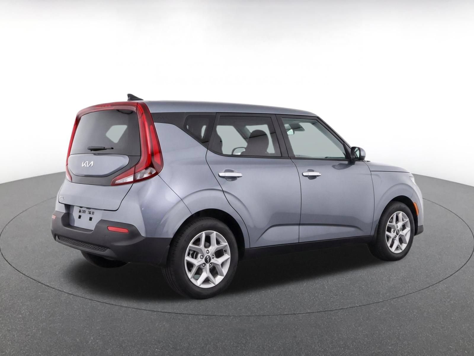 Used 2025 Kia Soul LX w/ LX Technology Package FWD image 7