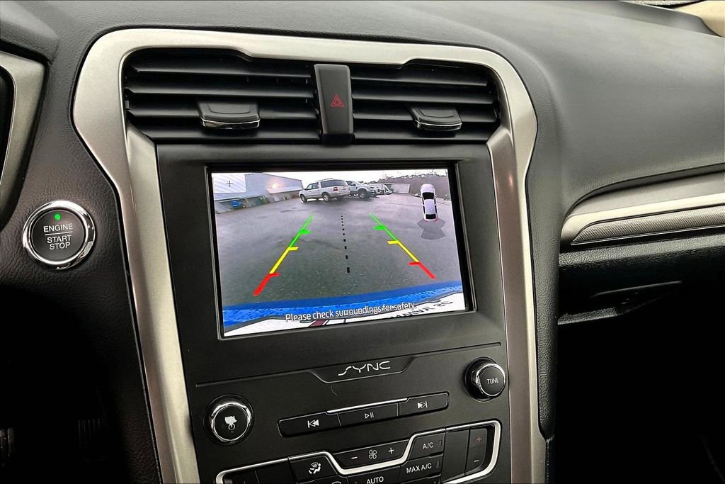 Used 2020 Ford Fusion SE image 16