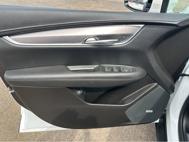 Used 2023 Cadillac XT5 Luxury AWD/4WD image 6