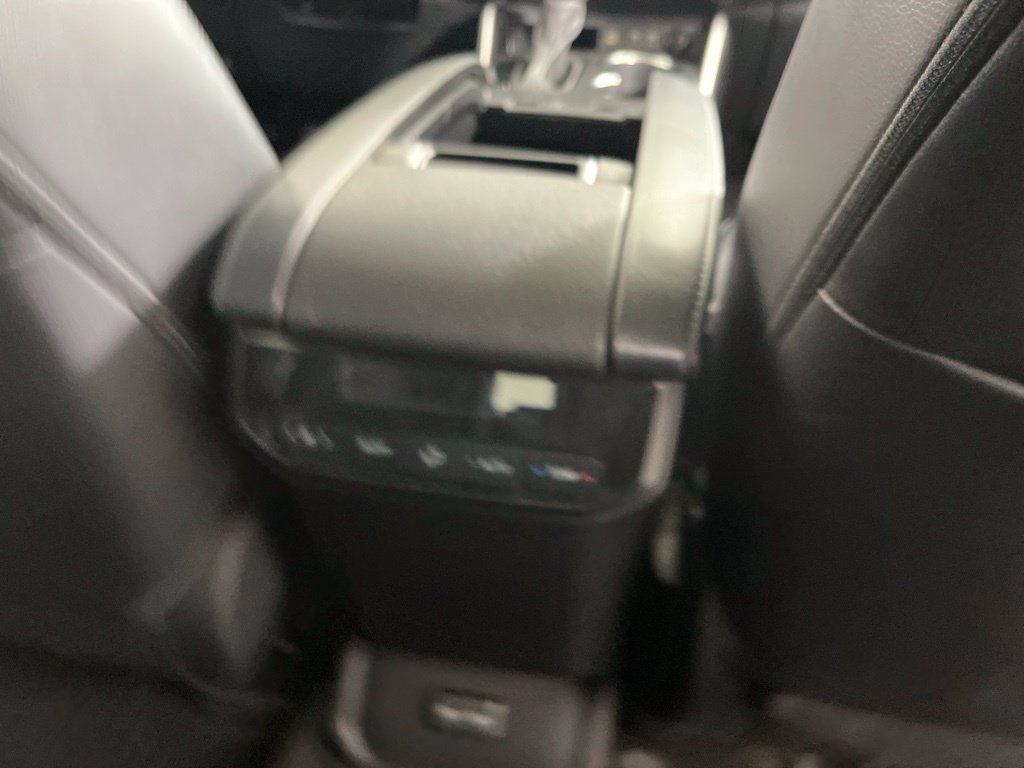 Used 2023 Toyota Highlander XSE FWD image 10