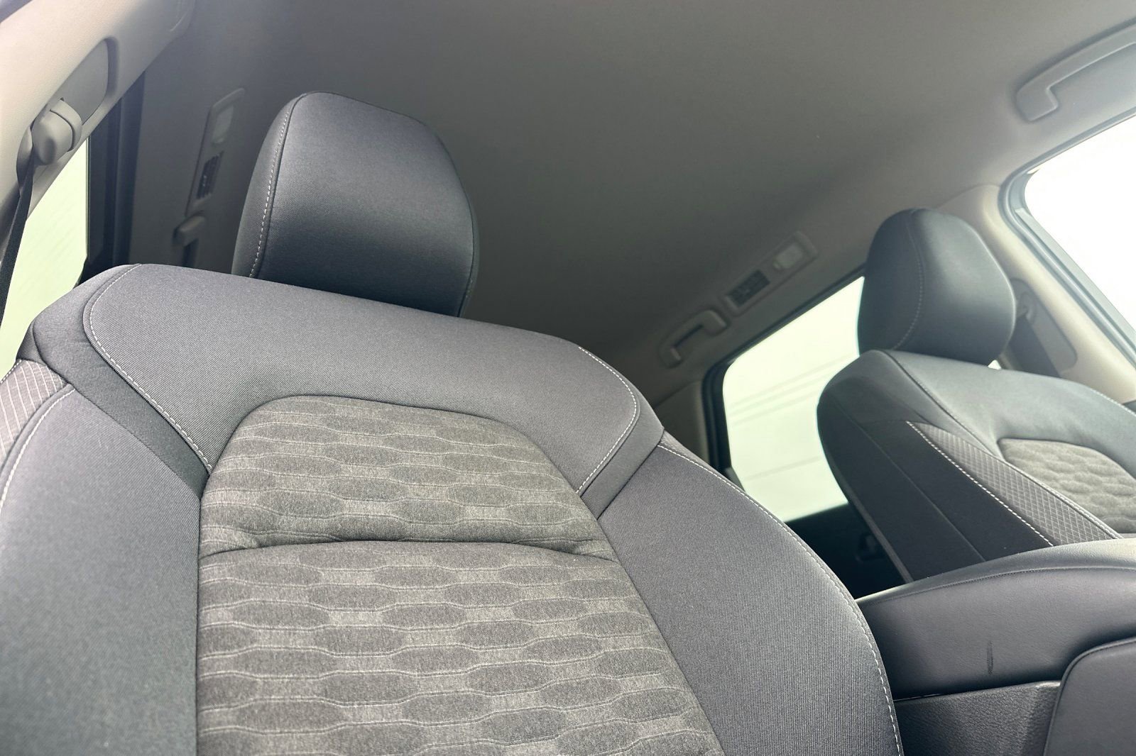 Certified 2025 Nissan Pathfinder SV image 21