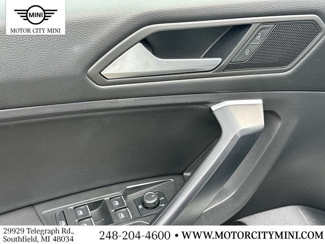 Used 2021 Volkswagen Tiguan SE w/ Panoramic Sunroof Package AWD/4WD image 19