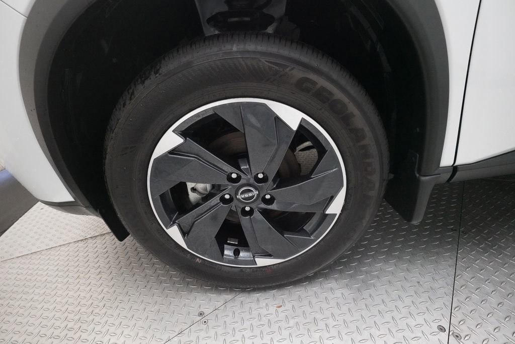 Used 2026 Nissan Rogue SV image 27