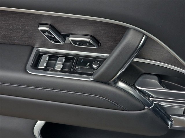 Used 2024 Land Rover Range Rover Long Wheelbase Autobiography image 28
