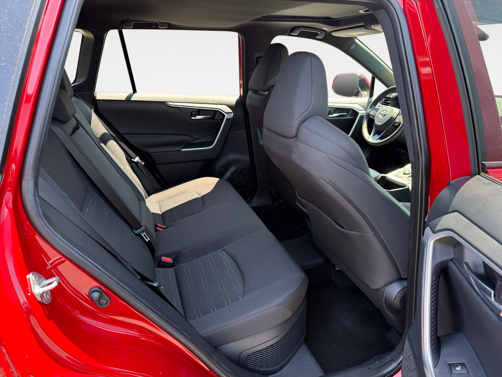 Used 2023 Toyota RAV4 SE w/ Weather & Moonroof Package AWD/4WD image 18