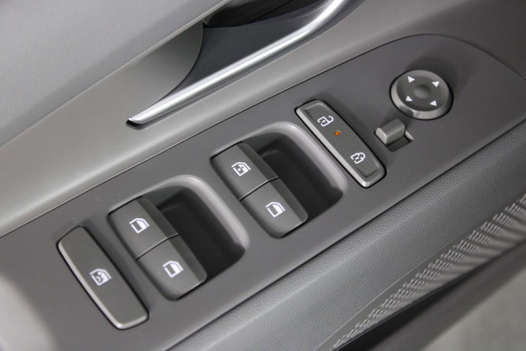 Certified 2025 Hyundai Elantra Sport image 21