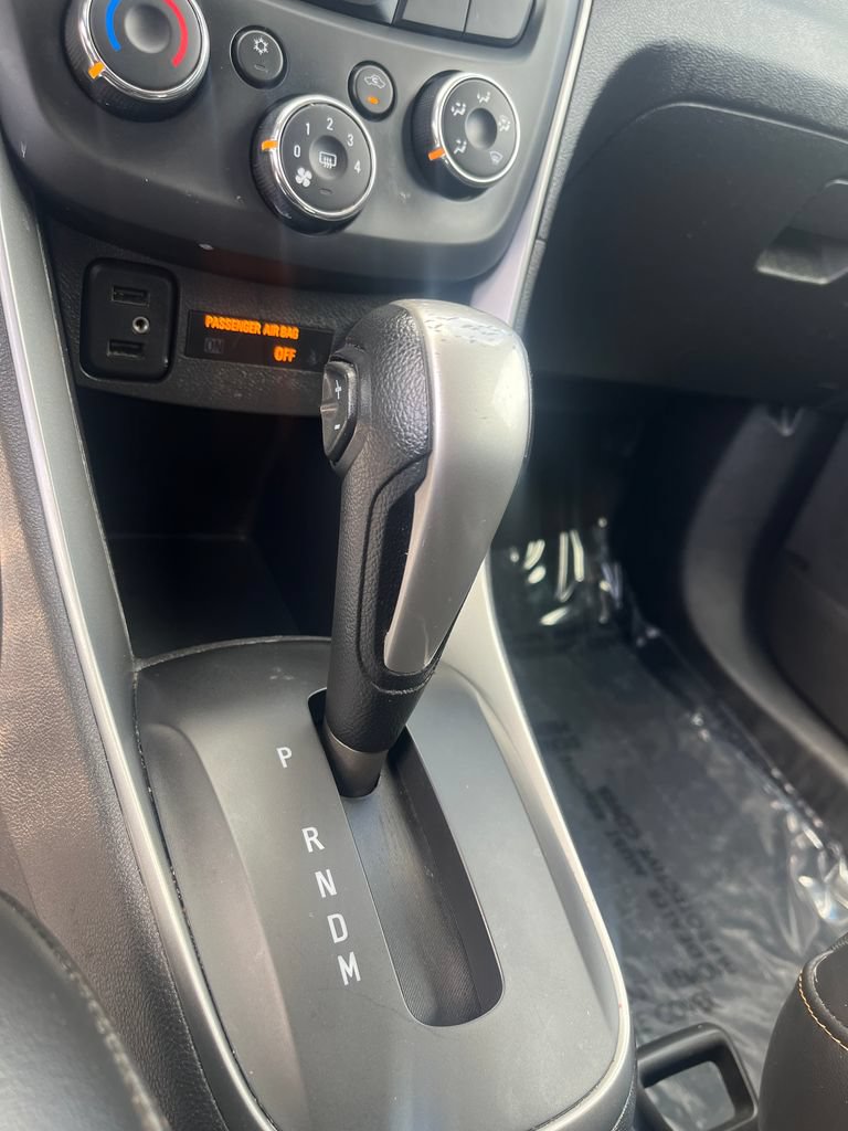 Used 2017 Chevrolet Trax LT w/ LT Convenience Package AWD/4WD image 31