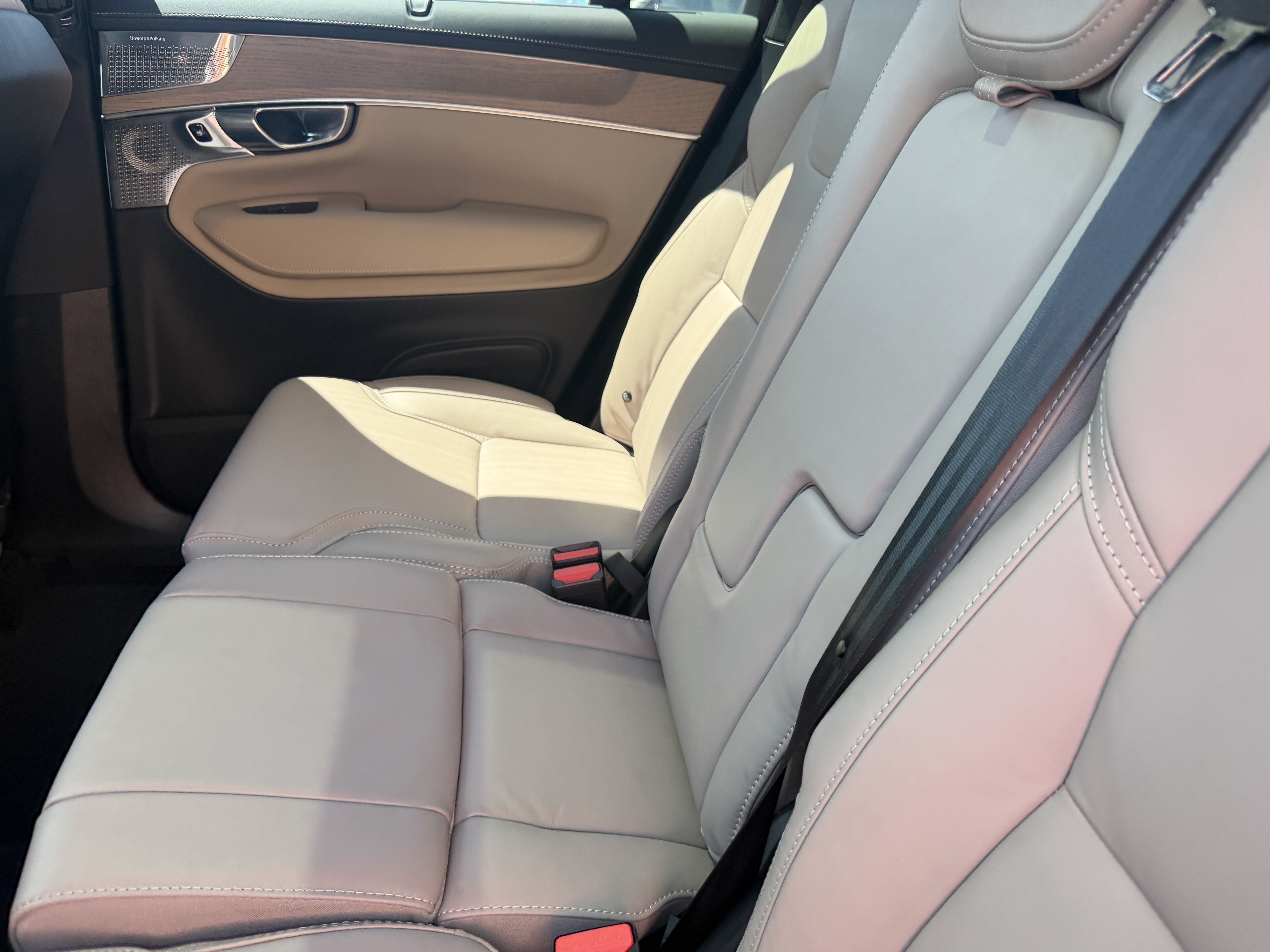 Certified 2026 Volvo XC90 B6 Ultra w/ Protection Package AWD/4WD image 17