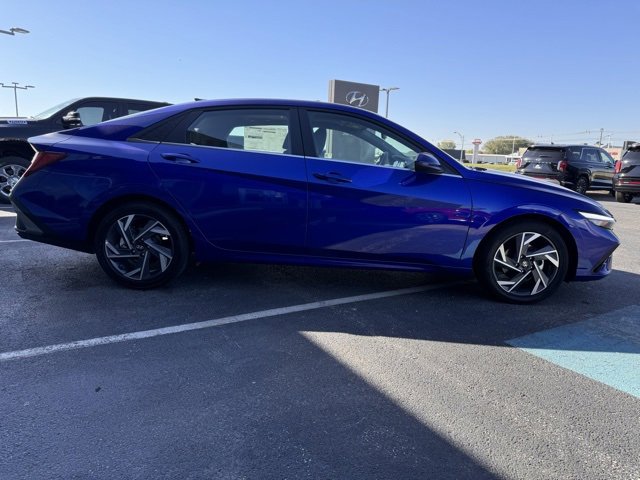 Used 2025 Hyundai Elantra SEL image 6