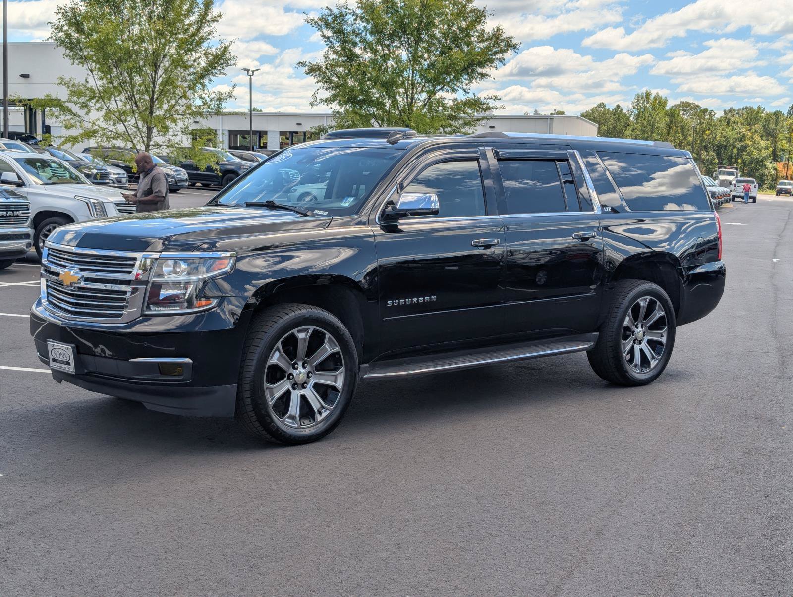 Used 2015 Chevrolet Suburban LTZ AWD/4WD image 2