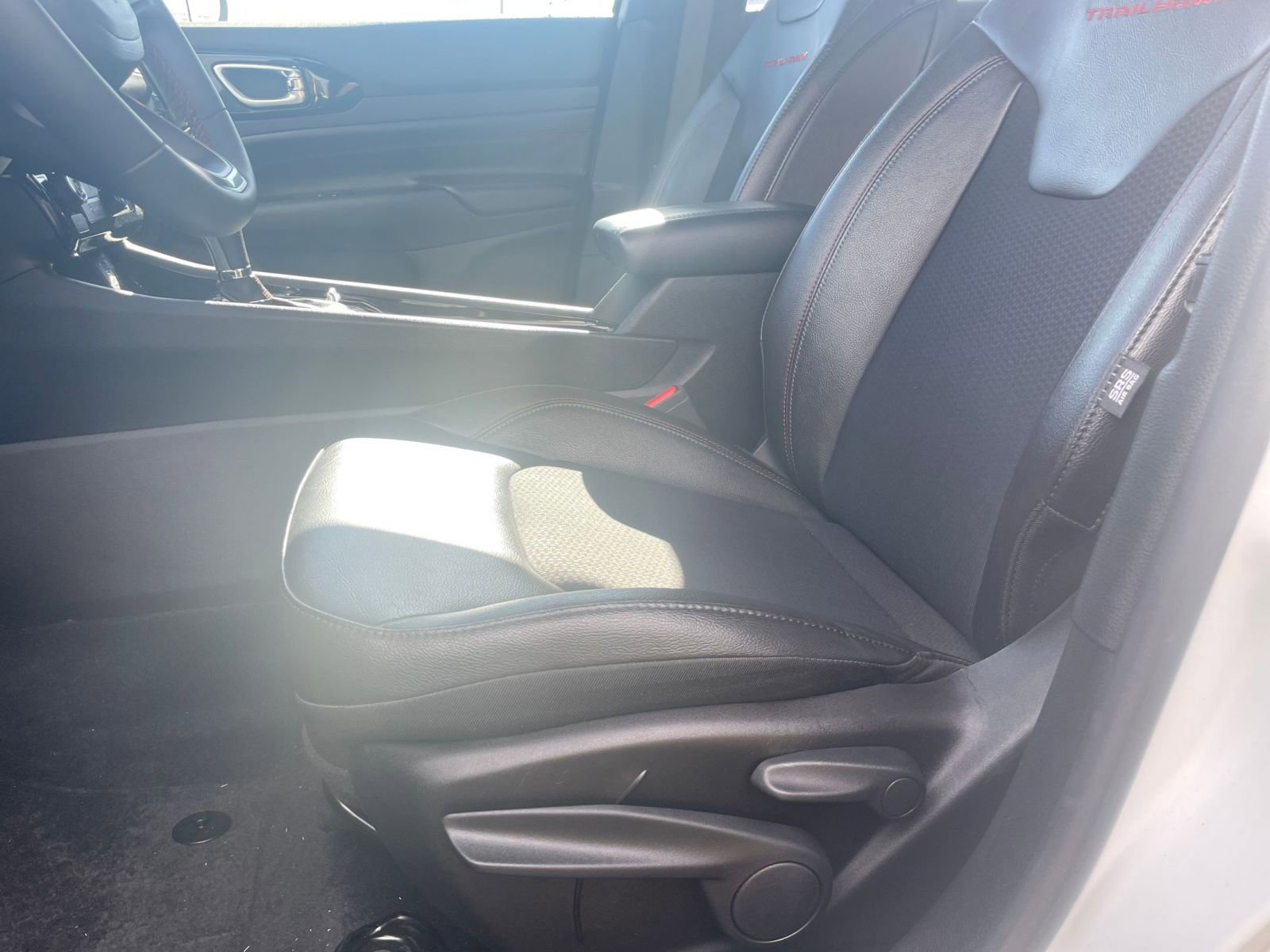 Used 2025 Jeep Compass Trailhawk image 27