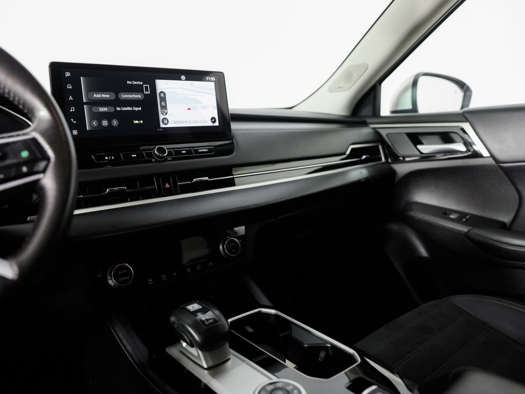 Used 2025 Mitsubishi Outlander SE image 35