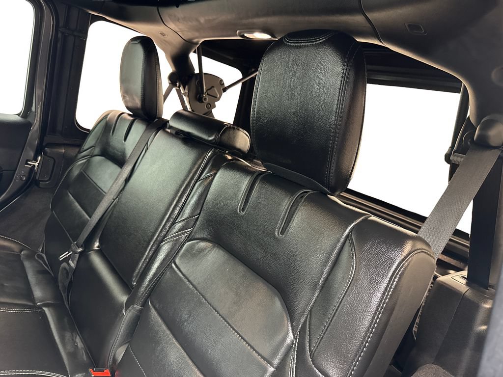 Used 2022 Jeep Wrangler Unlimited Sahara w/ Cold Weather Group AWD/4WD image 34