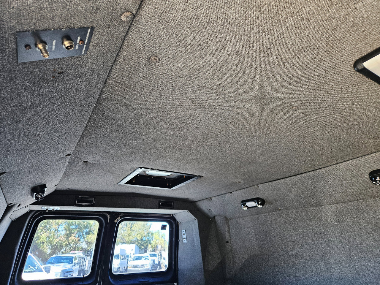 Used 2001 Ford E-350 and Econoline 350 Extended Super Duty image 28