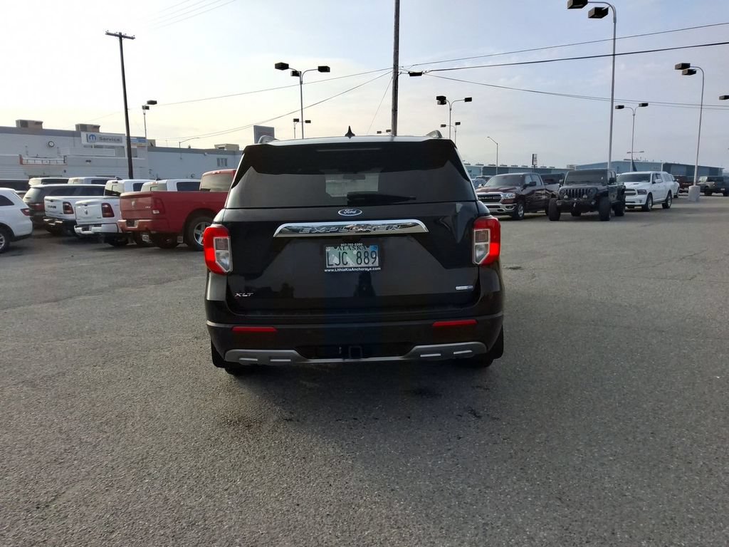 Used 2020 Ford Explorer XLT w/ Equipment Group 202A AWD/4WD image 7