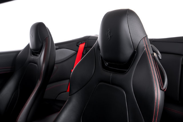 Certified 2020 Ferrari Portofino RWD image 21
