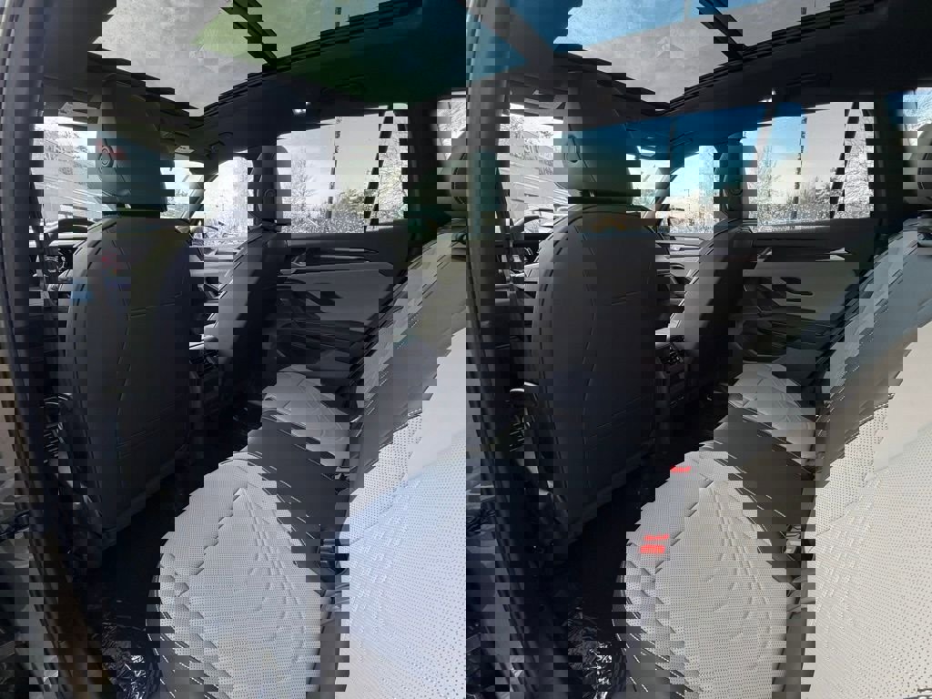 New 2026 Volkswagen Tiguan SE R-Line image 28