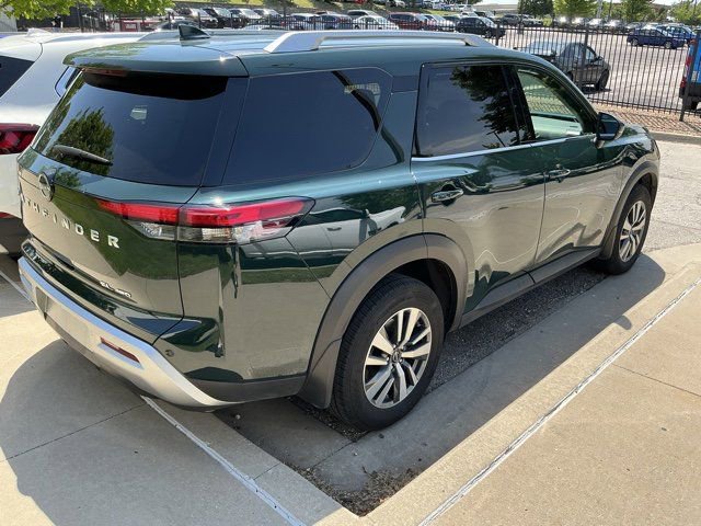 Used 2024 Nissan Pathfinder SL AWD/4WD image 5
