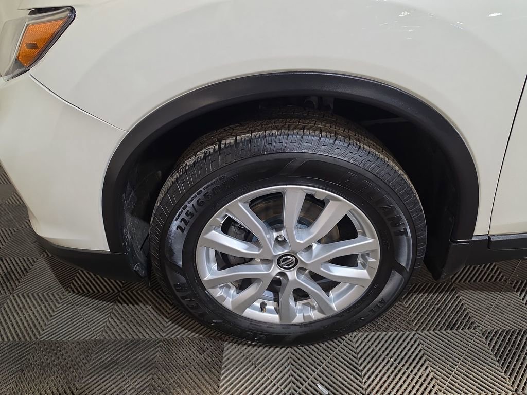 Used 2020 Nissan Rogue SV AWD/4WD image 18