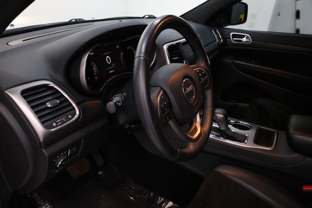 Used 2017 Jeep Grand Cherokee Altitude image 22