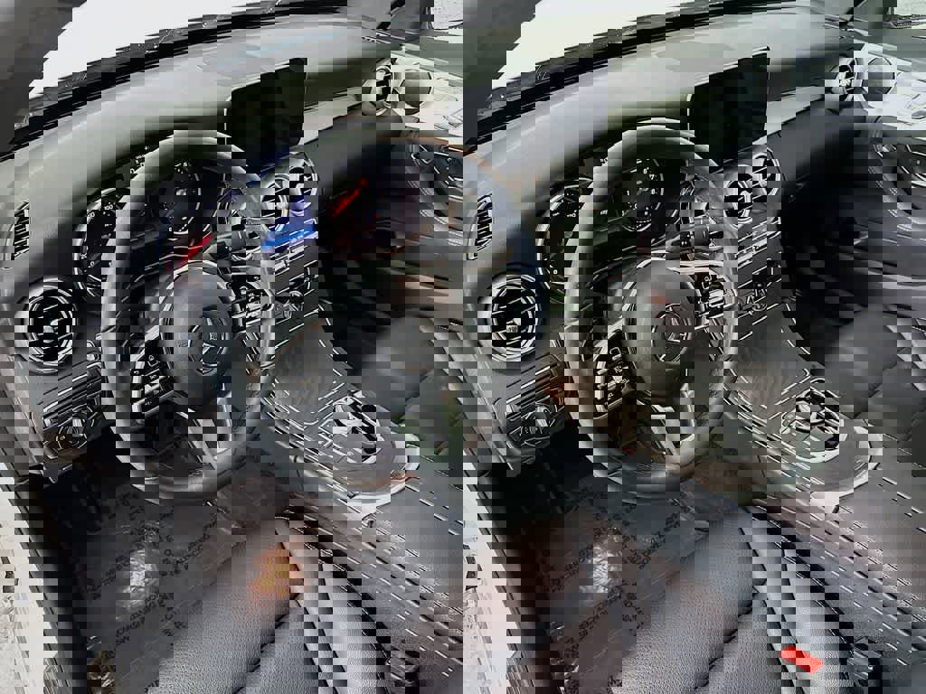 Used 2020 Mercedes-Benz C 300 Sedan image 2