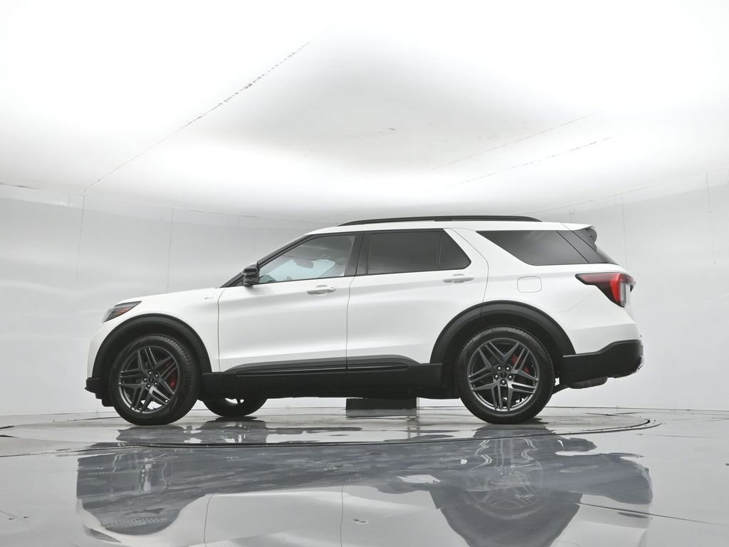 Used 2025 Ford Explorer ST-Line w/ Premium Package RWD image 56