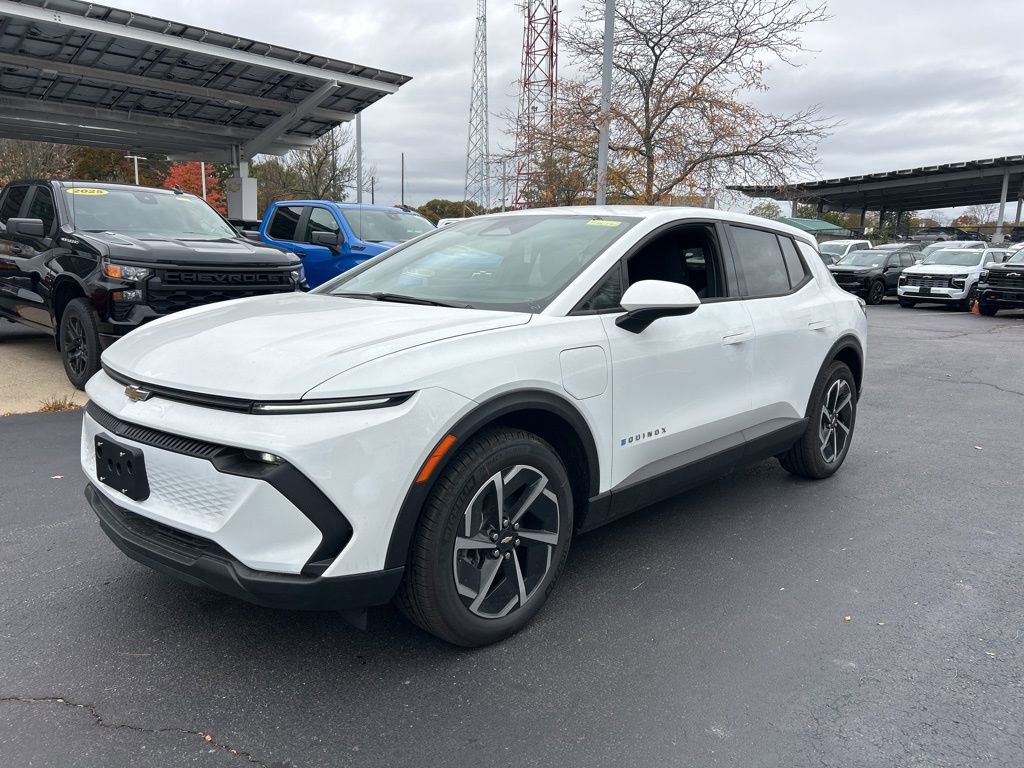 New 2026 Chevrolet Equinox EV LT image 3