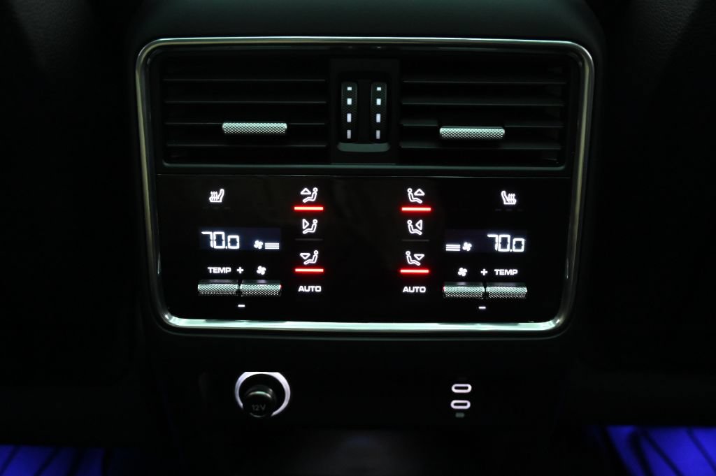 Used 2023 Porsche Cayenne S Platinum AWD/4WD image 43
