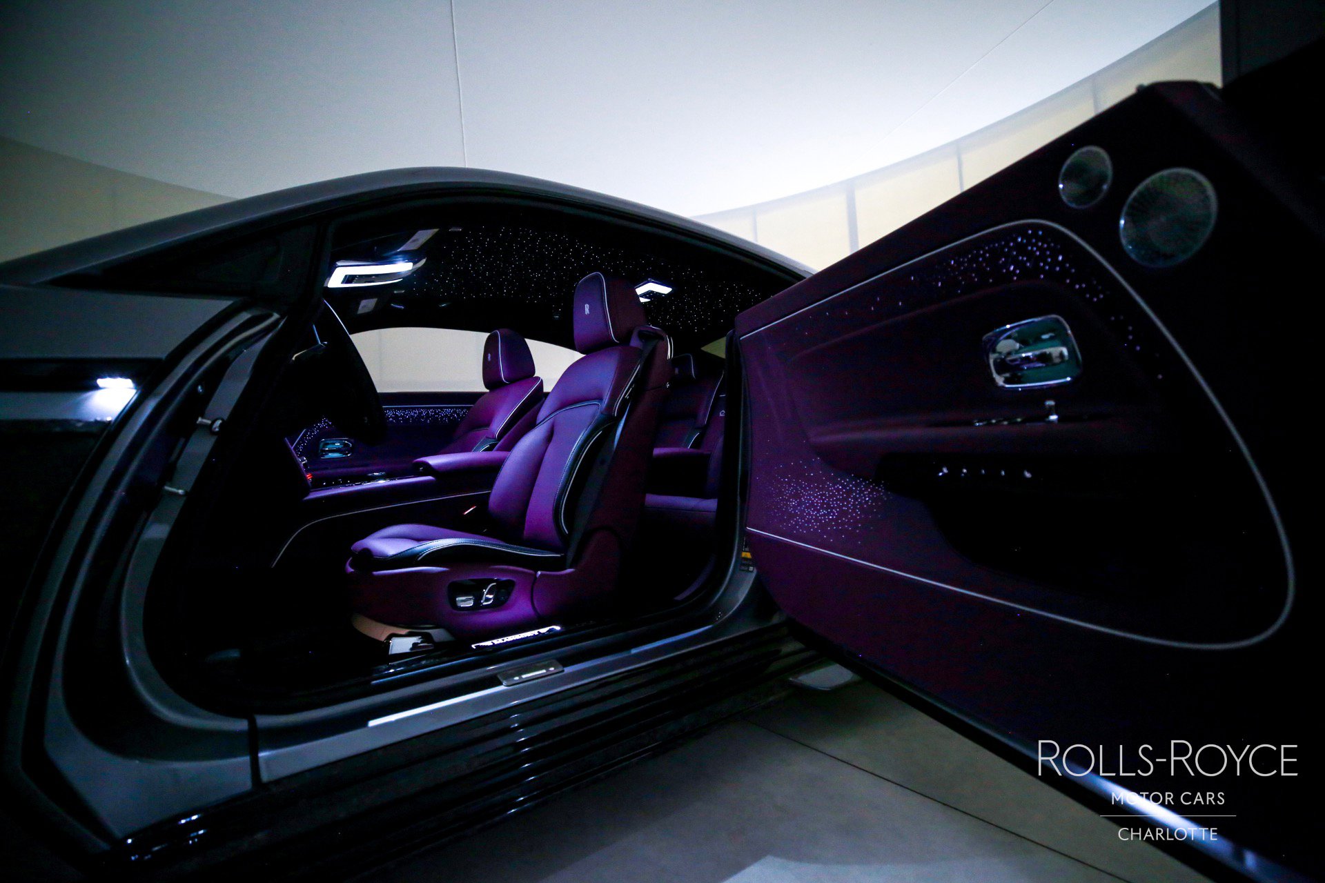 Used 2025 Rolls-Royce Spectre Black Badge image 12