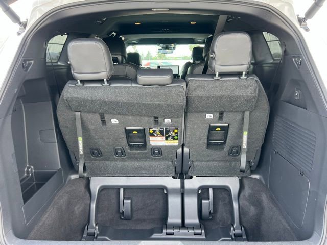 Certified 2025 Toyota Sienna Platinum image 60