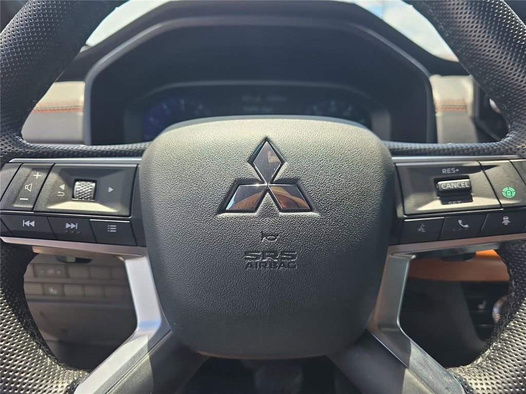 Used 2023 Mitsubishi Outlander SEL FWD image 24